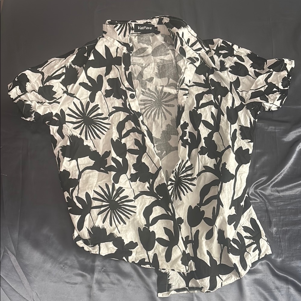 Black and White Floral Casual Button Down Shirt